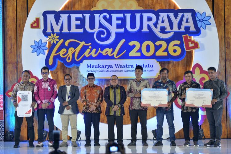 PT Bank Aceh Syariah bersama Kantor Perwakilan Bank Indonesia Provinsi Aceh meluncurkan layanan QRIS Dinamis Soundbox dalam rangkaian Opening Ceremony Meuseuraya Festival 2026 di Balee Meuseuraya Aceh Banda Aceh pada Jumat 23102026 KETIKKABARcom PT Bank Aceh Syariah bersama Kantor Perwakilan Bank Indonesia Provinsi Aceh meluncurkan layanan QRIS Dinamis Soundbox dalam rangkaian Opening Ceremony Meuseuraya Festival 2026 di Balee Meuseuraya Aceh Banda Aceh pada Jumat 23102026