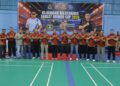 Wakapolda Aceh Brigjen Pol Latif Usman menyampaikan sambutan saat membuka Turnamen Bulutangkis Dansatbrimob Cup 2026 di Hall PB Pasha Jaya kawasan SPBU Lamdingin Kota Banda Aceh pada Sabtu 24102026 FOTO Humas Polda Aceh