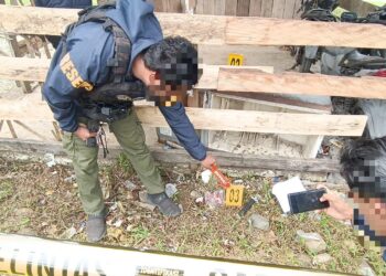 Satgas Operasi Damai Cartenz-2026 bersama Polres Yahukimo menyelidiki kasus penikaman terhadap seorang tenaga honorer bagian Radiologi Rumah Sakit Umum Daerah (RSUD) Dekai. / FOTO: Ist