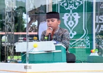 Peserta Tilawah tampil di Arena Utama MTQ ke-35 tingkat Kabupaten Aceh Besar di Kecamatan Kuta Baro, Aceh Besar, Senin (26/10/2026). FOTO/MC ACEH BESAR