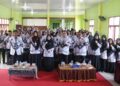 Wali Kota Sabang Zulkifli H Adam foto bersama usai membuka Konferensi XXIII PGRI Kota Sabang bertajuk Guru Bermutu Indonesia Maju Bersama PGRI Wujudkan Indonesia Emas di Aula SMP Negeri 1 Sabang Selasa 27 Oktober 2026FOTO Ist