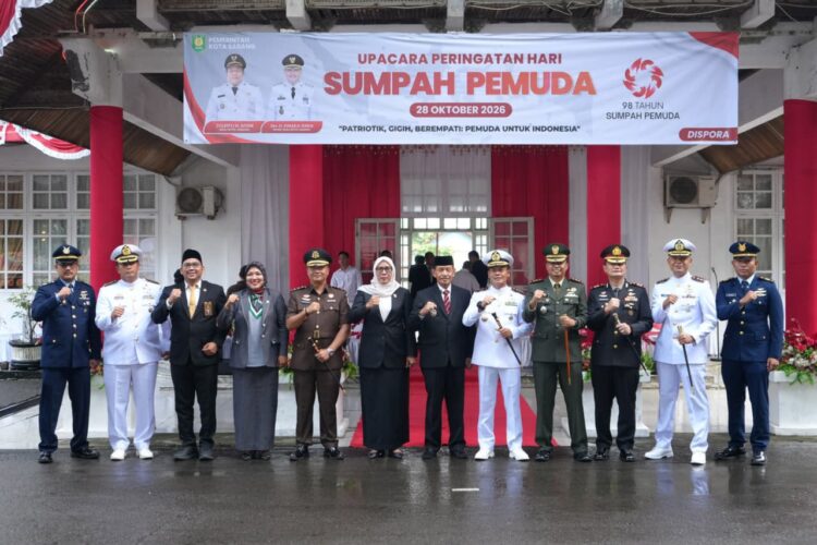 Wakil Wali Kota Sabang Suradji Junus memimpin upacara peringatan Hari Sumpah Pemuda ke98 di halaman Kantor Wali Kota Sabang Rabu 28 Oktober 2026FOTO Ist KETIKKABARcom Wakil Wali Kota Sabang Suradji Junus memimpin upacara peringatan Hari Sumpah Pemuda ke 98 di halaman Kantor Wali Kota Sabang Rabu 28 Oktober 2026FOTO Ist