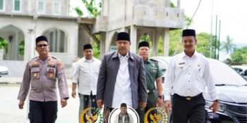 Anggota DPD RI Tgk Ahmada Mz saat menyambangi arena Musabaqah Tilawatil Quran MTQ XXXV Kabupaten Aceh Besar yang dipusatkan di Aula Dayah Daruzzahidin Lamceu Kecamatan Kuta Baro Rabu 28102026FOTO ist