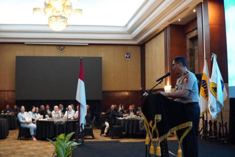 Direktur Pembinaan Potensi Masyarakat Dirbinpotmas Korbinmas Baharkam Polri Brigadir Jenderal M Rudy Syafirudin saat menyampaikan sambutan dalam Rapat Kerja Nasional Rakernas Asosiasi Profesi Satpam Indonesia APSI Tahun 2026 di Hotel Novotel Semarang Jawa Tengah Jumat 30 Oktober 2026FOTO Ist KETIKKABARcom Direktur Pembinaan Potensi Masyarakat Dirbinpotmas Korbinmas Baharkam Polri Brigadir Jenderal M Rudy Syafirudin saat menyampaikan sambutan dalam Rapat Kerja Nasional Rakernas Asosiasi Profesi Satpam Indonesia APSI Tahun 2026 di Hotel Novotel Semarang Jawa Tengah Jumat 30 Oktober 2026FOTO Ist