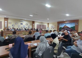 Pemerintah Kota Banda Aceh mematangkan persiapan menghadapi proses penilaian Adipura 2026 melalui rapat yang digelar di Balai Keurukon Banda Aceh pada Jumat 30102026