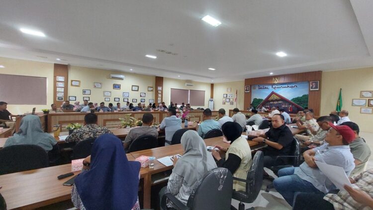 Pemerintah Kota Banda Aceh mematangkan persiapan menghadapi proses penilaian Adipura 2026 melalui rapat yang digelar di Balai Keurukon Banda Aceh pada Jumat 30102026 KETIKKABARcom Pemerintah Kota Banda Aceh mematangkan persiapan menghadapi proses penilaian Adipura 2026 melalui rapat yang digelar di Balai Keurukon Banda Aceh pada Jumat 30102026