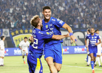 Persib Bandung memetik kemenangan tipis 1 0 atas Persik Kediri dalam pertandingan pekan kelima Super League 20262027 di Stadion Si Jalak Harupat Kabupaten Bandung Minggu 18102026 FOTO Persib
