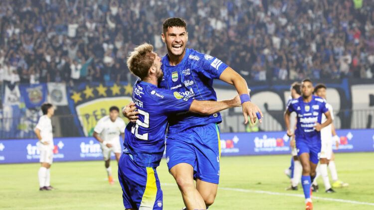 Persib Bandung memetik kemenangan tipis 10 atas Persik Kediri dalam pertandingan pekan kelima Super League 20262027 di Stadion Si Jalak Harupat Kabupaten Bandung Minggu 18102026 FOTO Persib KETIKKABARcom Persib Bandung memetik kemenangan tipis 1 0 atas Persik Kediri dalam pertandingan pekan kelima Super League 20262027 di Stadion Si Jalak Harupat Kabupaten Bandung Minggu 18102026 FOTO Persib