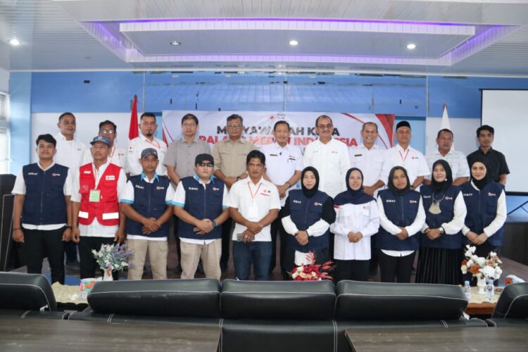 Plt Sekretaris Daerah Kota Sabang Rinaldi Syahputra foto bersama usai membuka Muskot V PMI Kota Sabang di Aula Dinas Komunikasi Informatika dan Persandian Kota Sabang Sabtu 31102026FOTO Ist KETIKKABARcom Plt Sekretaris Daerah Kota Sabang Rinaldi Syahputra foto bersama usai membuka Muskot V PMI Kota Sabang di Aula Dinas Komunikasi Informatika dan Persandian Kota Sabang Sabtu 31102026FOTO Ist
